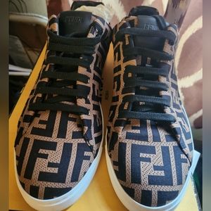FENDI Mens sneakers